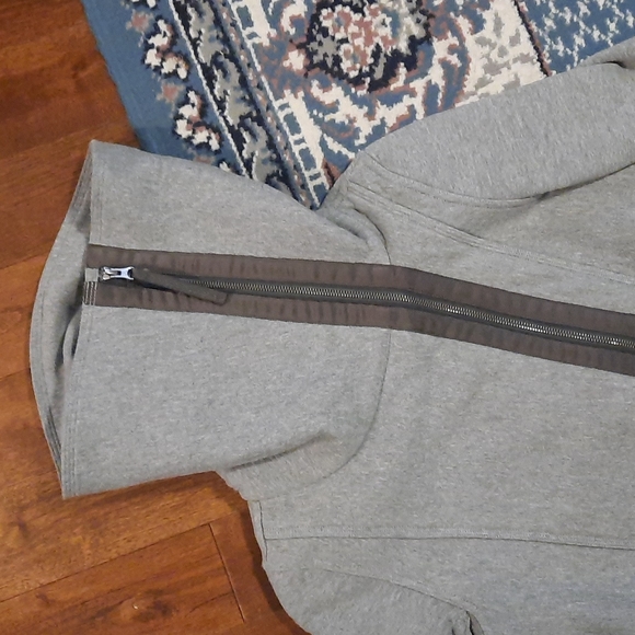 Lululemon Jacket - Picture 6 of 7